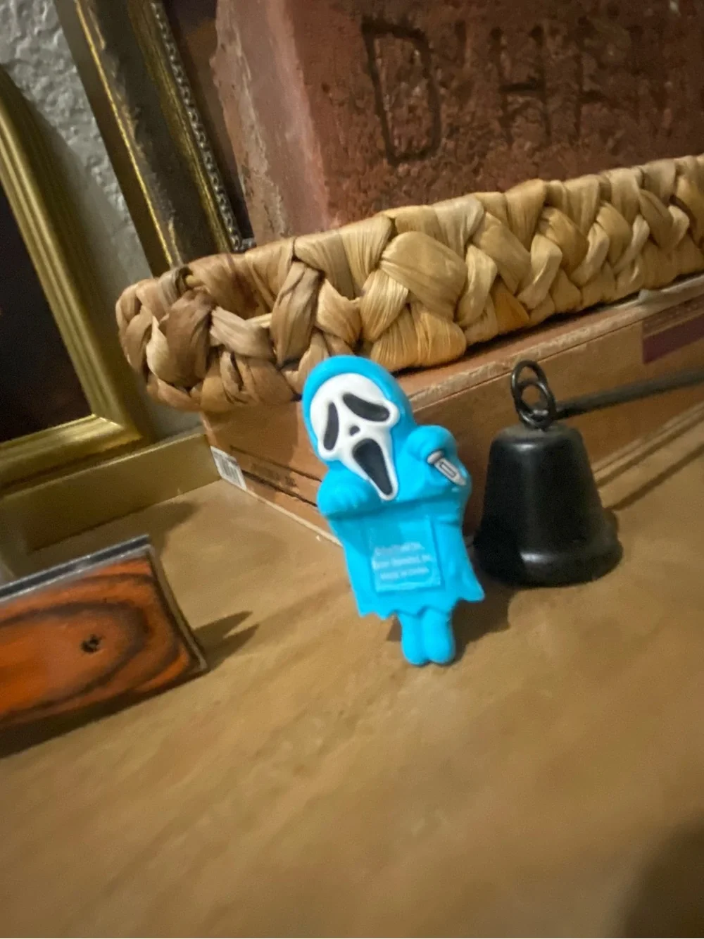 Huggers Decorative Mini Figure - blue Ghostface phone hugger